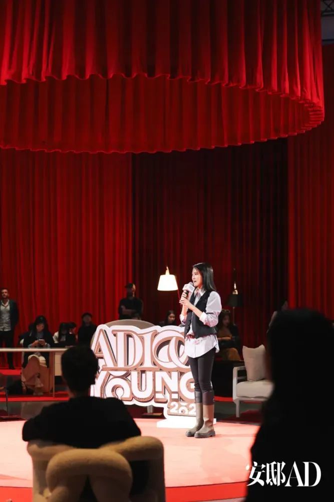 Zhai Yan, the manager of Zhaiyan Design Firm, shared her design practice on the spot.